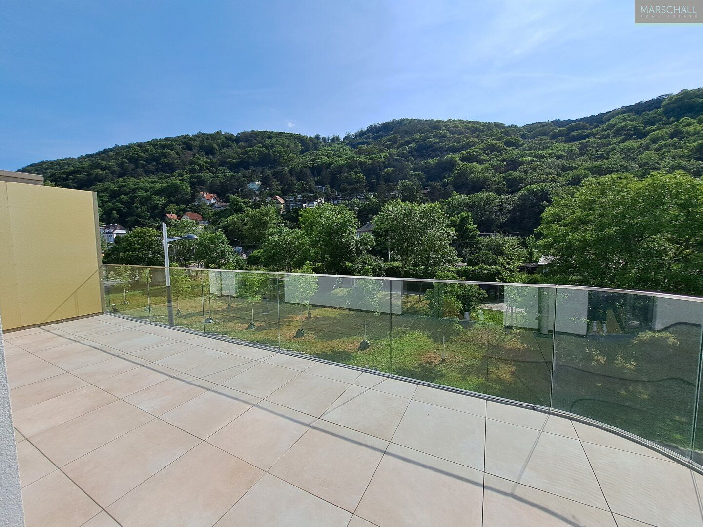 ANLEGERWOHNUNG | BEFRISTET VERMIETET BIS 31.08.2028 | 2-Zimmer Terrassenwohnung mit Garagenstellplatz, Badesteg, Fitness- und Wellnessbereich, Concierge