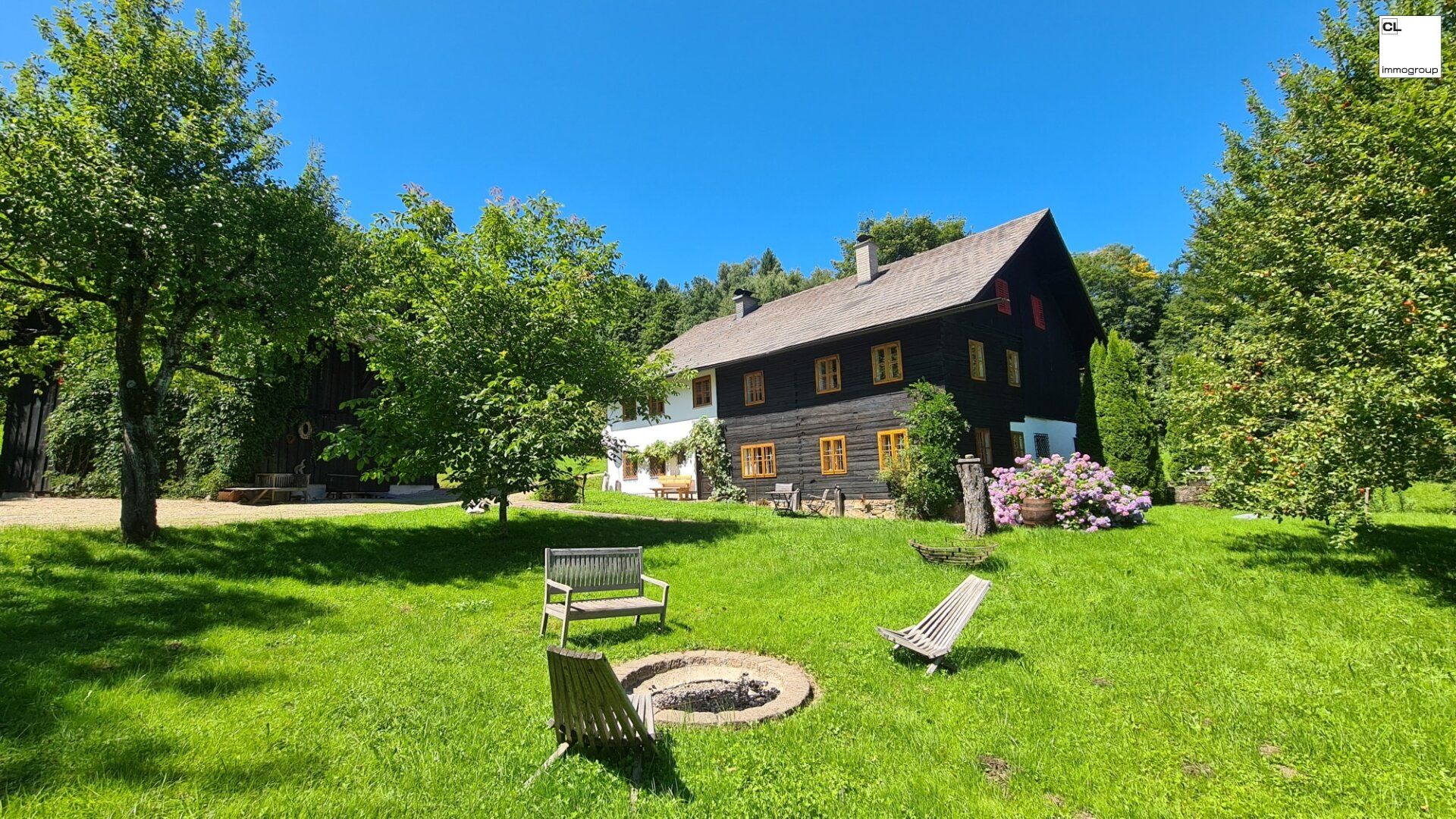 Ein Zuhause wie aus einer anderen Zeit - Bauernhaus in Alleinlage im Attergau