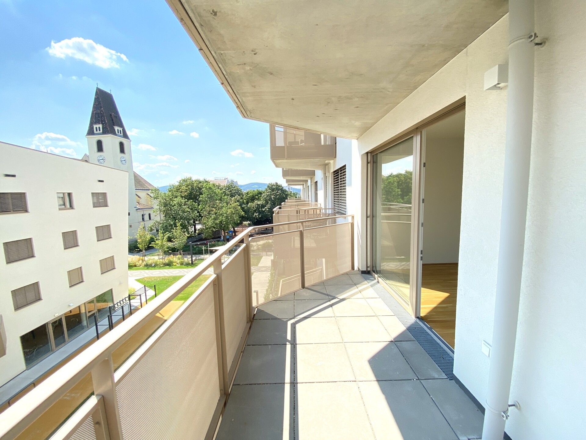 Hochwertige Familienwohnung mit Balkon im 3. OG - bezugsfertig zu kaufen in 1140 Wien