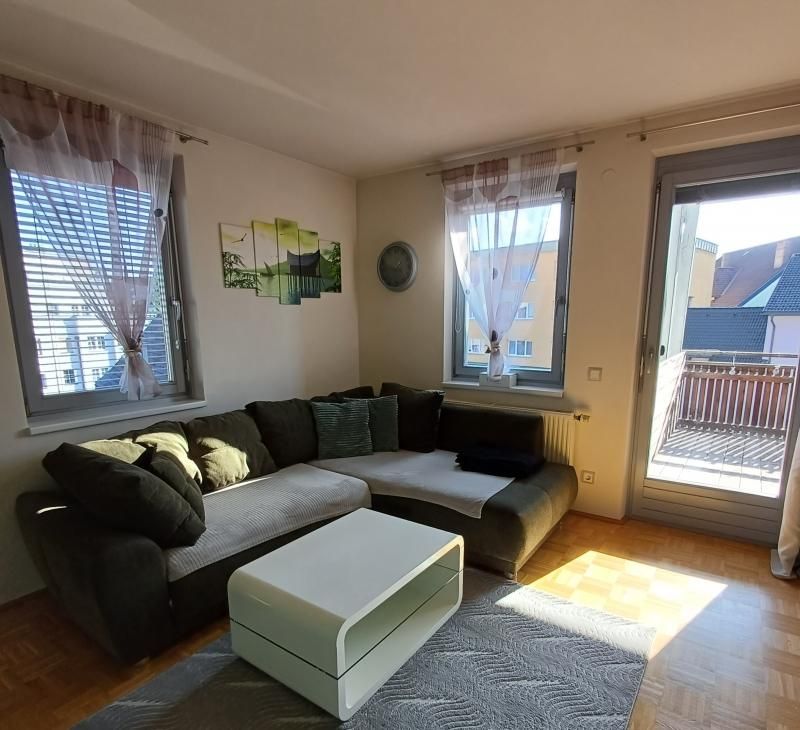 Moderne Wohnung mit sonnigem Balkon in zentraler Lage!