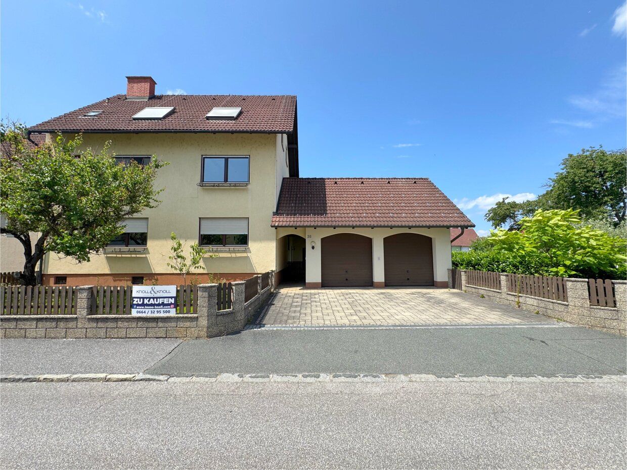 FÜRSTENFELD - Großzügiges Haus mit 2-3 Wohneinheiten - auch zum Vermieten gut geeignet!