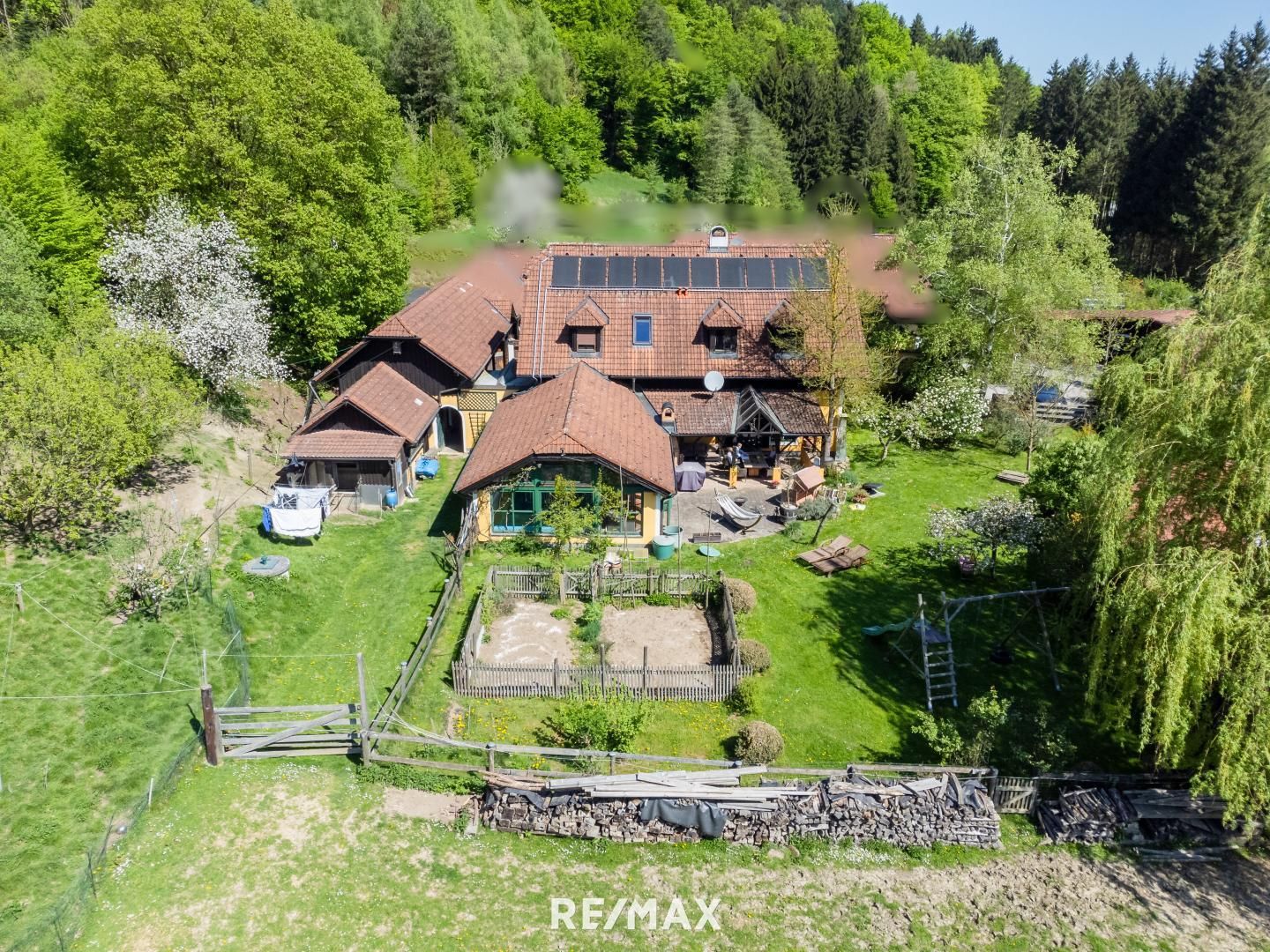Herrliches Anwesen - Paradies für Mensch & Tier!