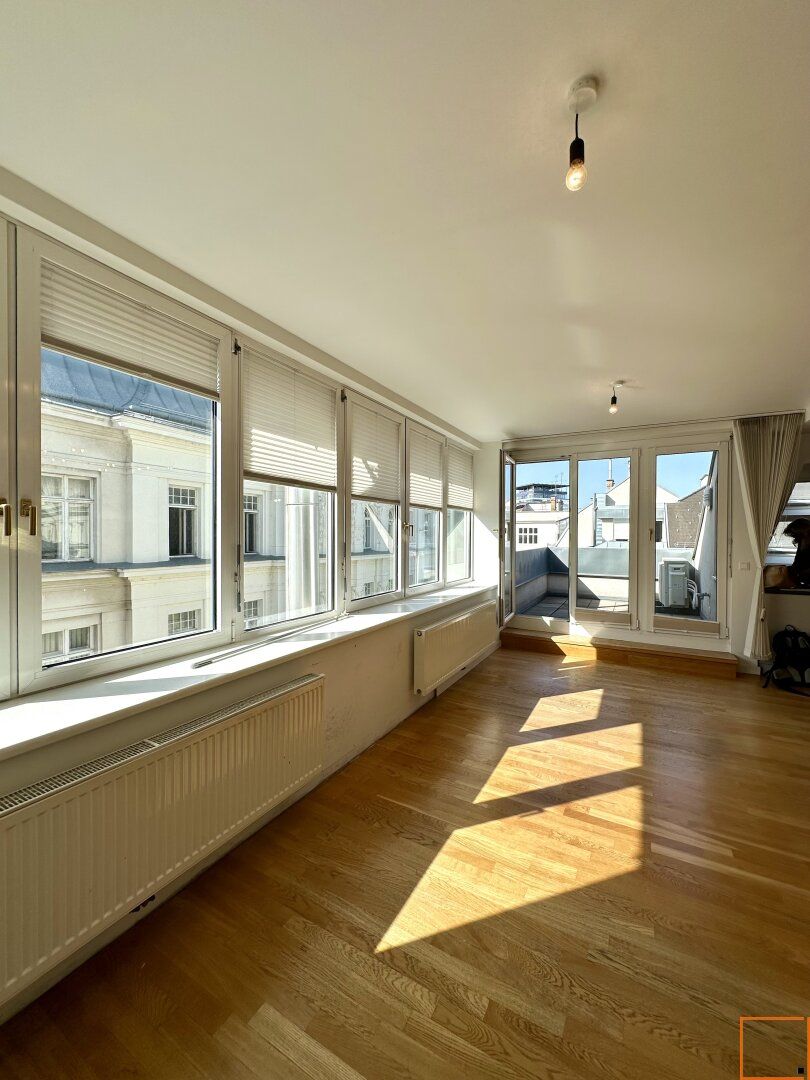Klimatisierte Terrassenwohnung mit Blick auf das Haus des Meeres und auf die Mariahilferstraße