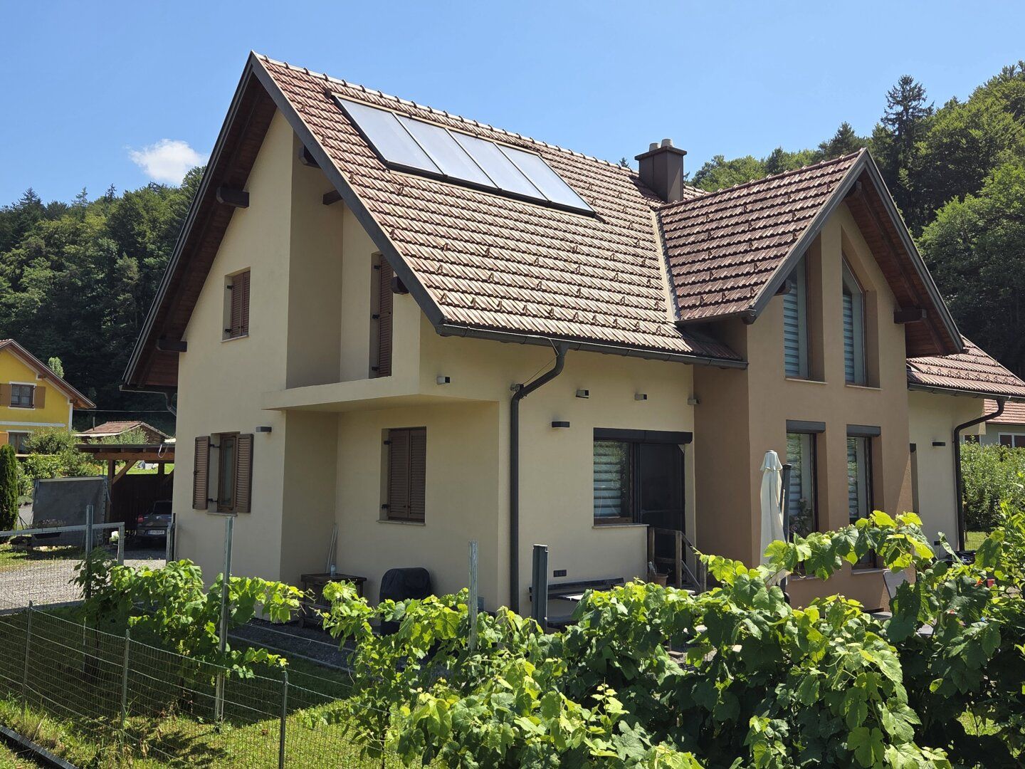 Attraktives drei Giebelhaus mit Luftgalerie in ruhiger Grünlage an einer Sackgasse