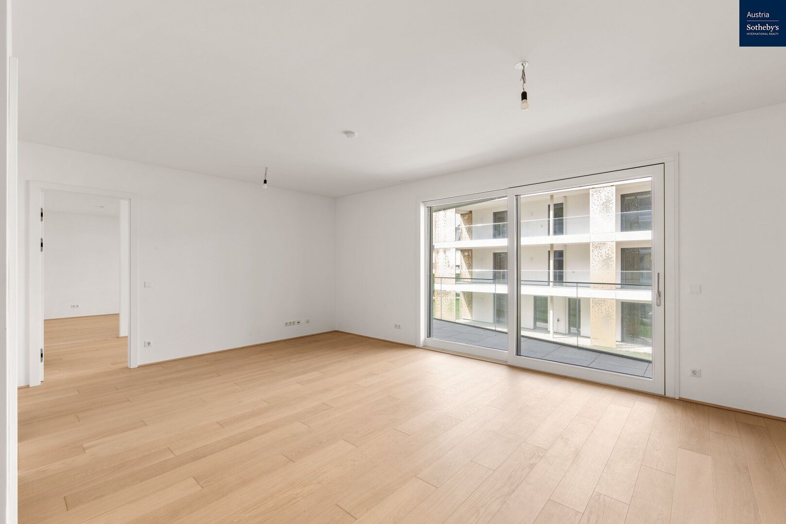 Wohn(T)raum am Wasser: 2-Zimmer-Wohnung mit Donauausblick