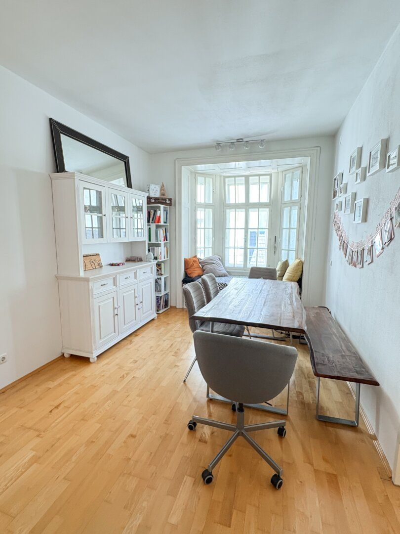 Zentrale Altbau Rarität: 4-Zimmer-Wohnung mit Gartenmitbenutzung und Tiefgarage