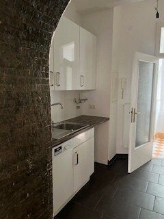 Traumhafte Altbau-Wohnung in Graz! 73.8m², € 843,33 Miete, Balkon, gepflegt, inkl. Einbauküche & Personenaufzug.