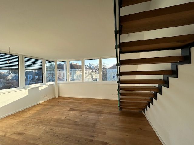 SELTENHEIT: Exklusive Dachgeschosswohnung mit 2 Dachterrassen & Weitblick -Gersthof