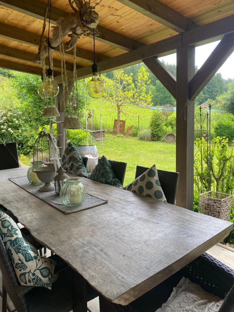 Außen modern - innen angenehm warmes Ambiente, Wohnhaus in sehr ruhiger und sonniger Lage