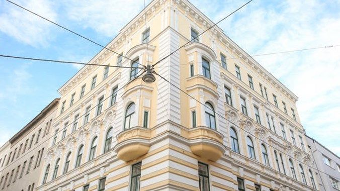 60 m2 heller Altbau Nähe Westbahnhof - teilmöbeliert
