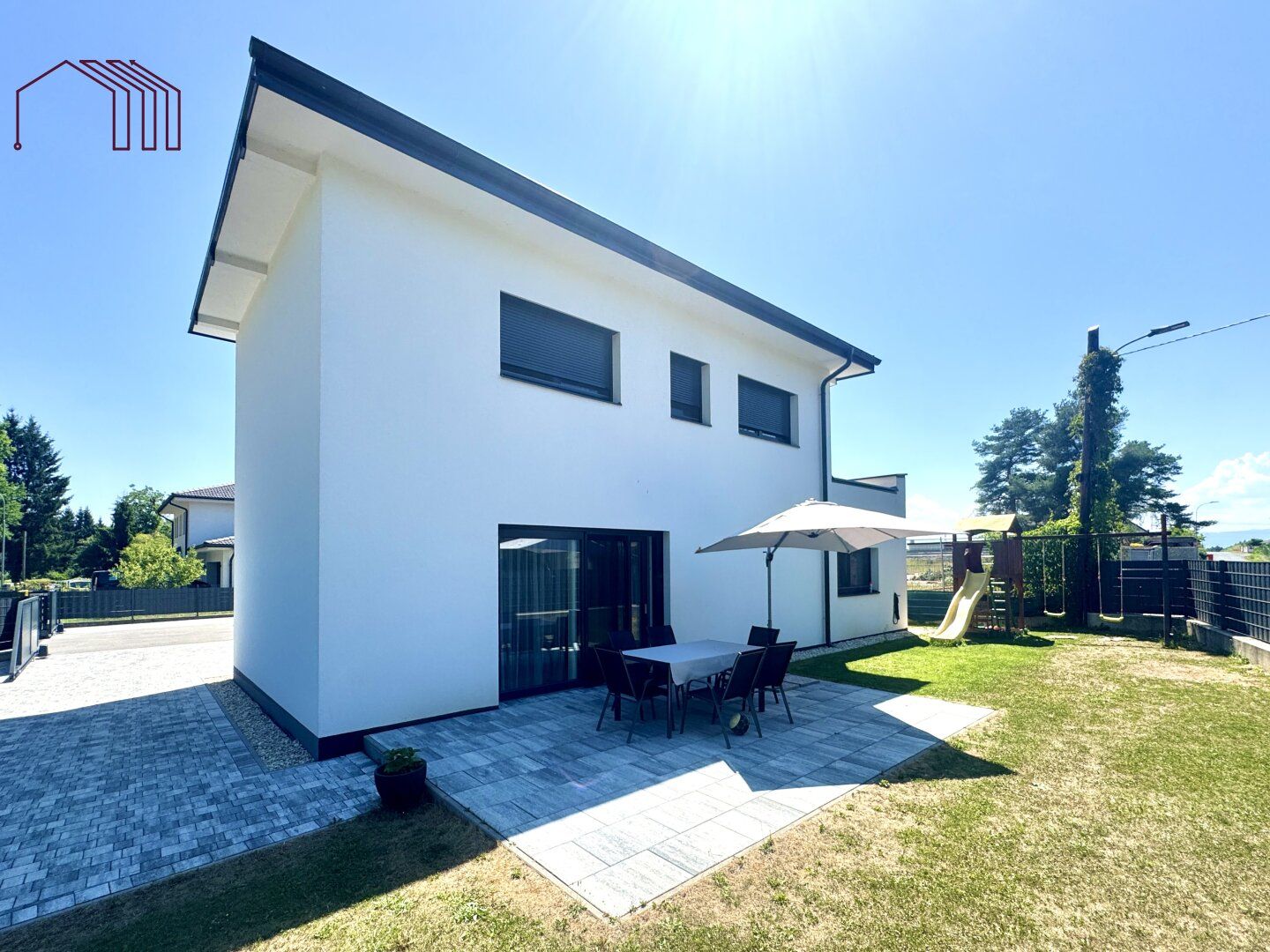 ABSOLUTE RUHE : Naturverbundenes Einfamilienhaus mit extragroßer Garage (Hebebühnen-geeignet!)