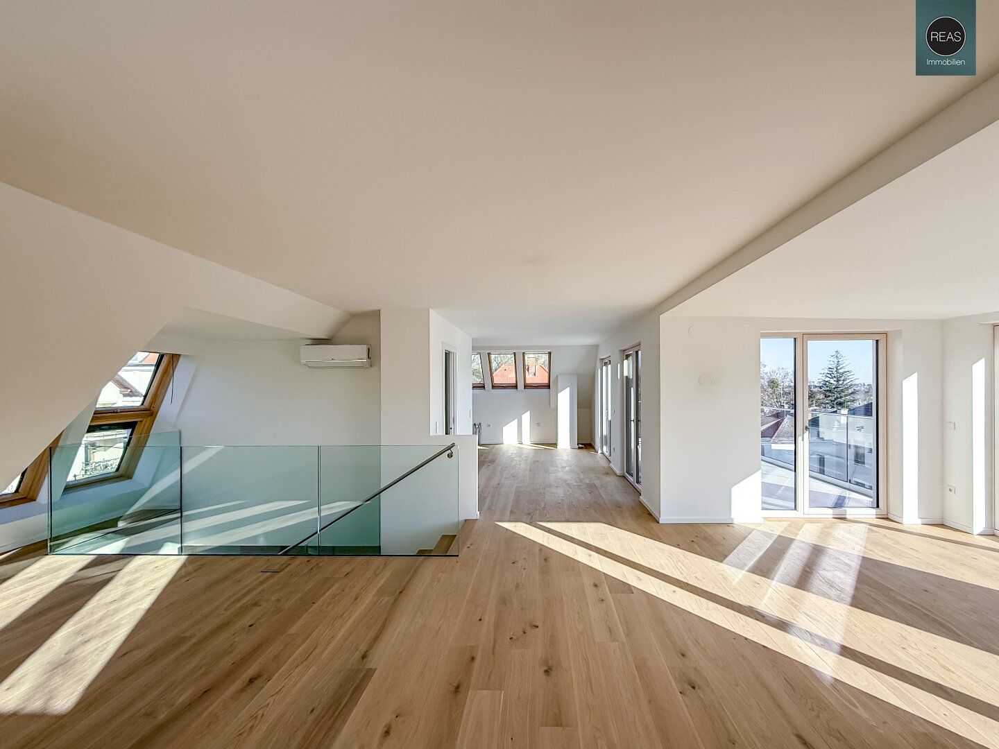 Erstbezug: Penthouse - Maisonette - Apartment mit 3 Freiflächen - Naturnahes Wohnen in Wien Hietzing - Exklusives Leben nahe dem Roten Berg!