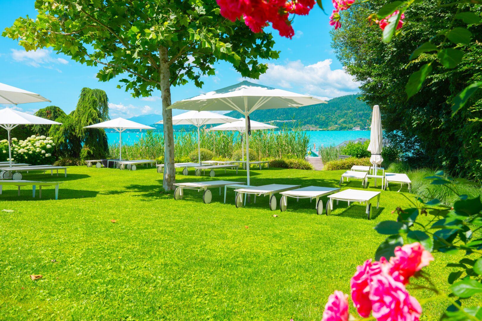 SEEWOHNUNG in der beliebten ROSENHOF Wörthersee Anlage mit atemberaubendem Ausblick