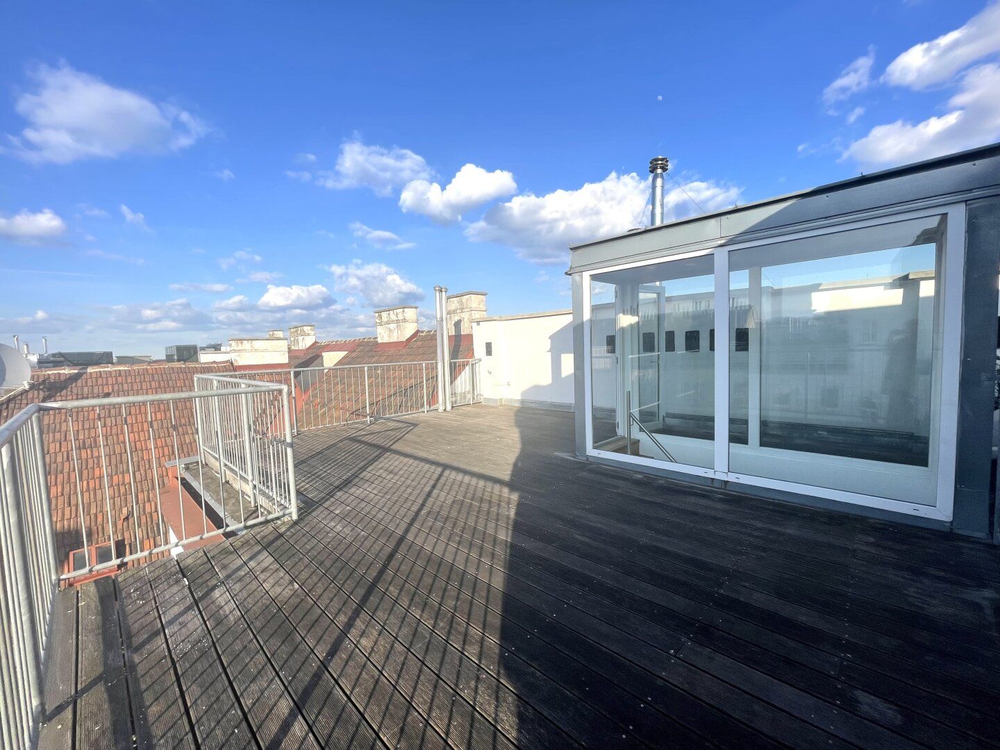 Dachterrassen-Traum mit 4-Zimmer und großer Terrasse (45m²) mit Weitblick