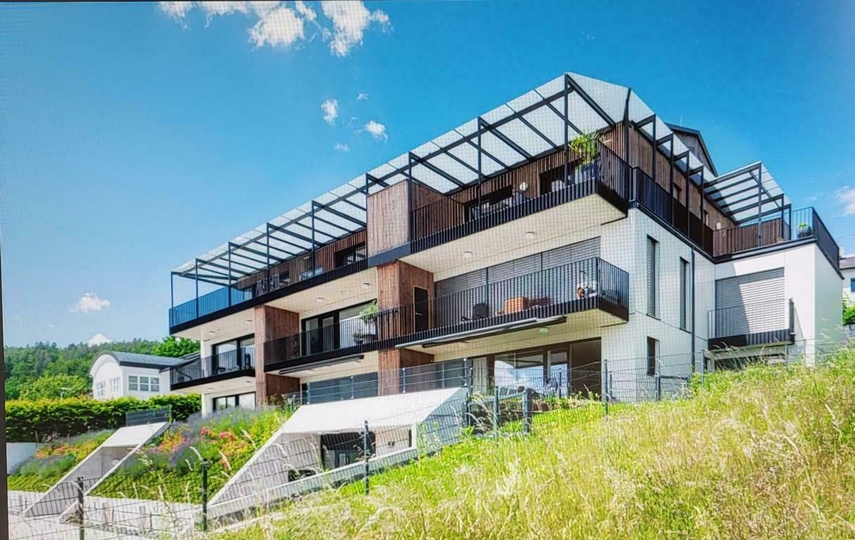 Krumpendorf am Wörthersee - Einzigartige Eigentumswohnung mit Pool und Seeblick | Krumpendorf am Wörthersee - unique apartment with pool and sea view