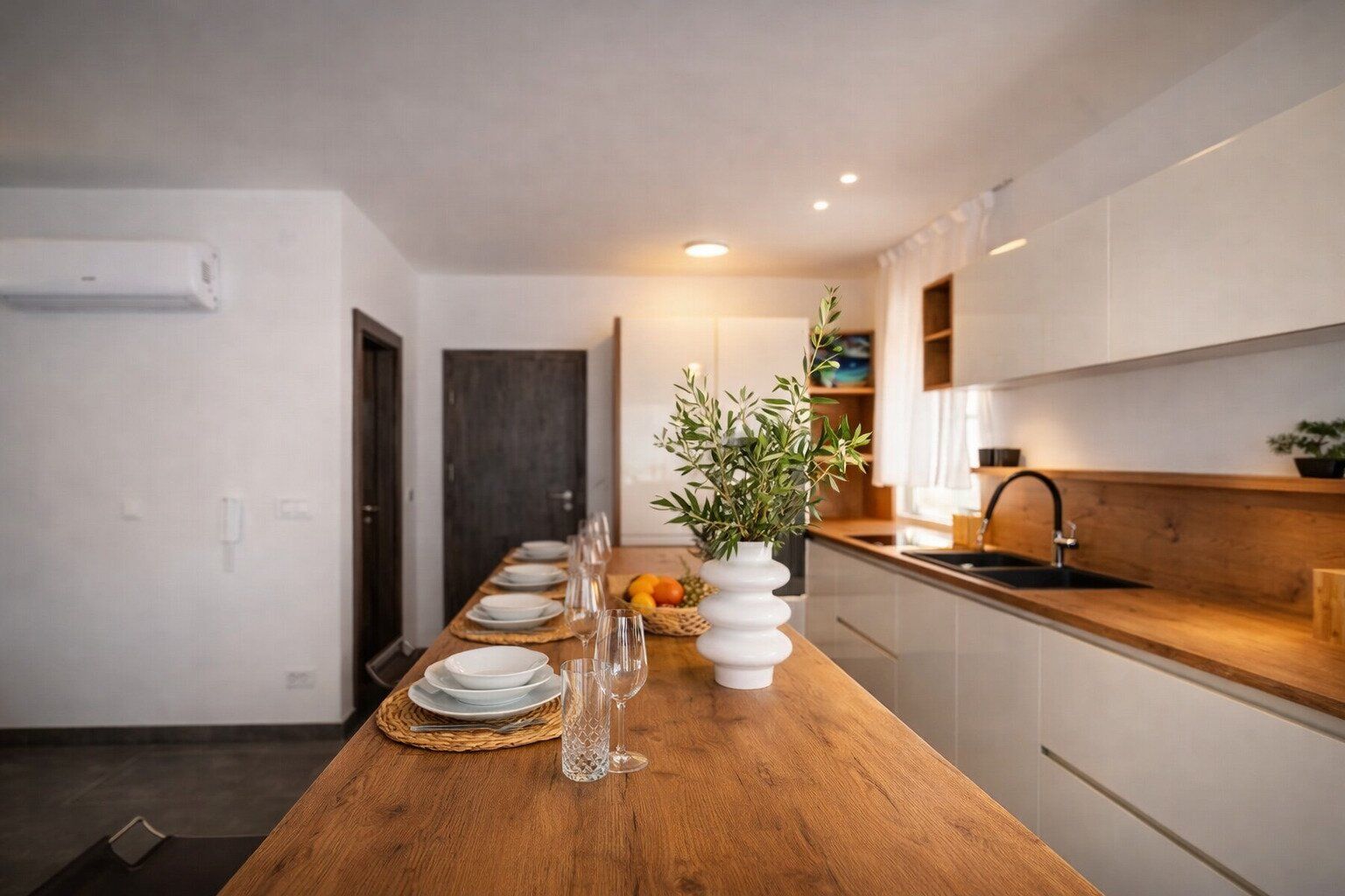 Haus – Okrug Gornji - Mehr