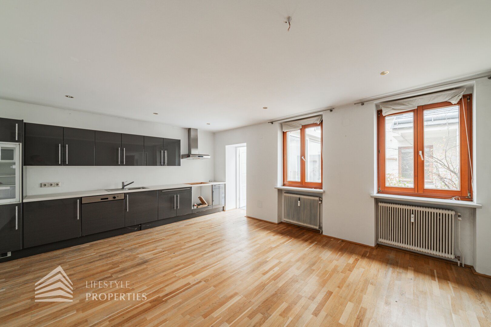 Bestandsfreies Gründerzeit-Zinshaus mit bewilligtem Ausbau-Potential, Nähe Wilhelminenberg - Ansicht 2