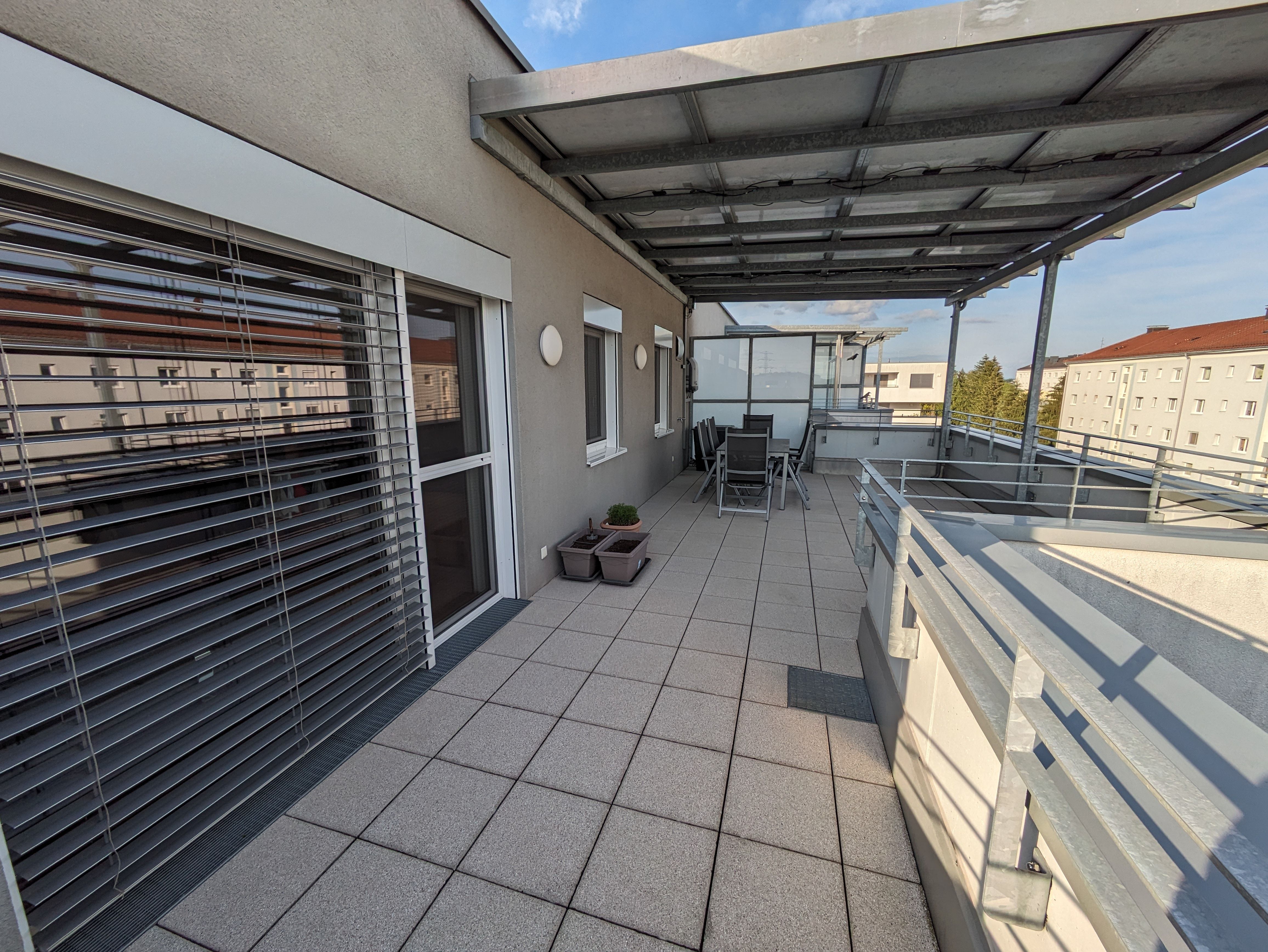 Ihr Dachterrassentraum mit PV - Provisionsfrei & bezugsbereit. Koffer packen & einziehen!