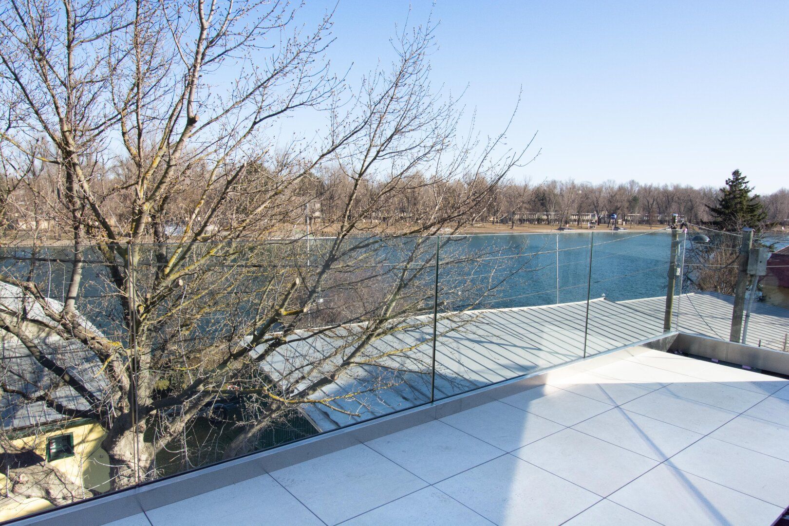 Erstbezug: 2-Zimmer-Penthouse mit Wasserblick!