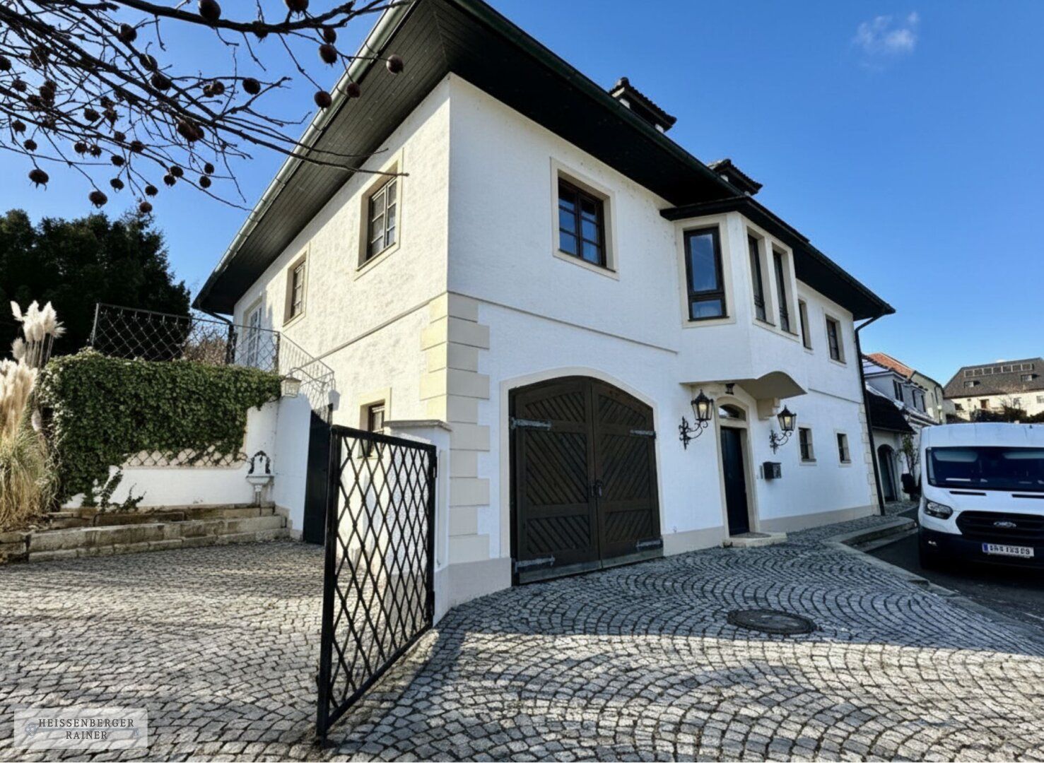 LANDHAUS IN DER WACHAU /// GROSS & FLEXIBEL /// BLICK AUF DIE BURGRUINE DÜRNSTEIN