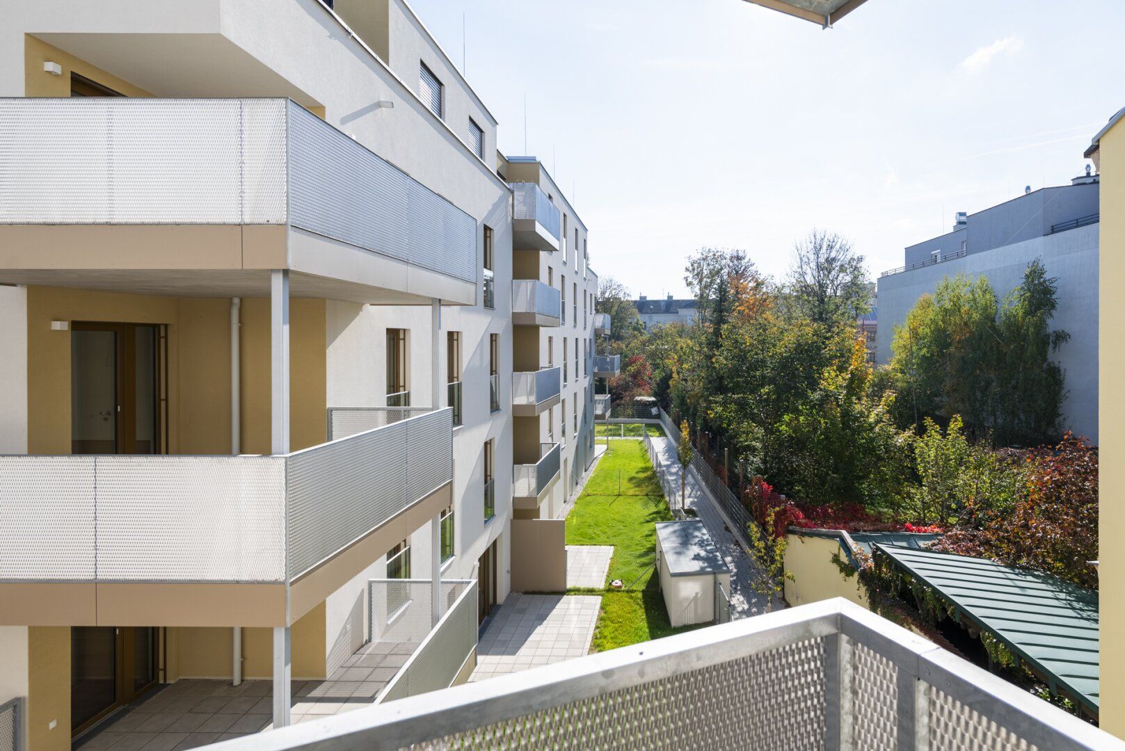 PROVISIONSFREI! Bezugsfertige 2-Zimmer-Wohnung mit Schrankraum, Balkon und Bad mit Fenster