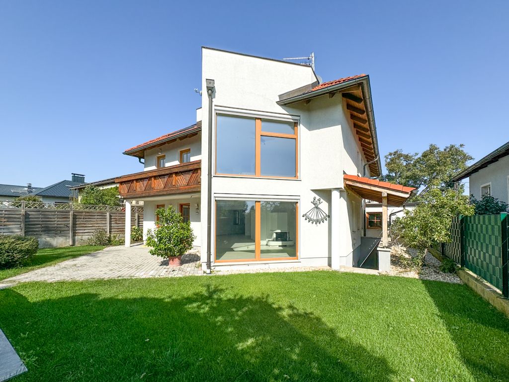 Exklusives Wohnen vor den Toren Wiens - Traumhaftes Haus mit Garten & Pool