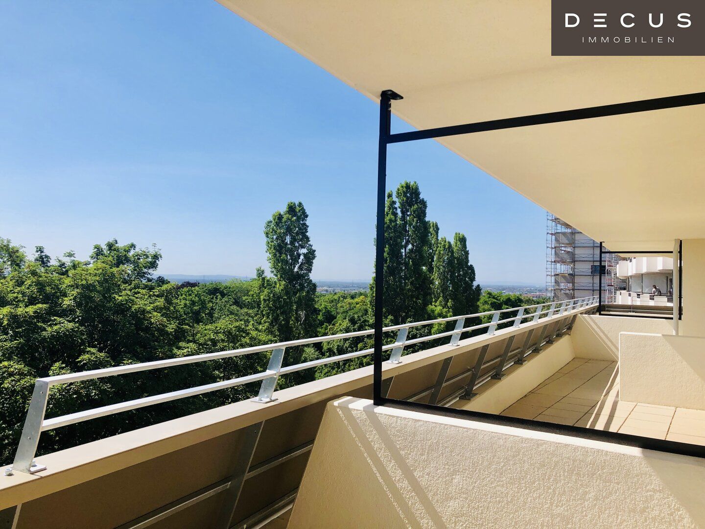 DER SOMMER KANN KOMMEN - TERRASSE IM GRÜNEN MIT PARKBLICK - MODERNE 2 - ZIMMER