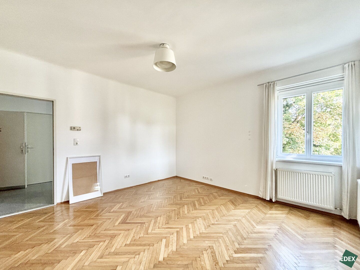Perfektes Single-Apartment mit separater Küche im Grünen in Hietzing