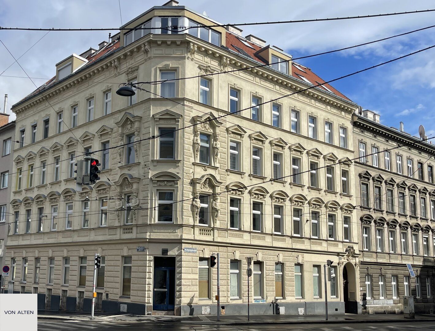 Erstbezug: Barrierefreie 3-Zimmer-Wohnung im 2. Liftstock in gepflegtem Altbau