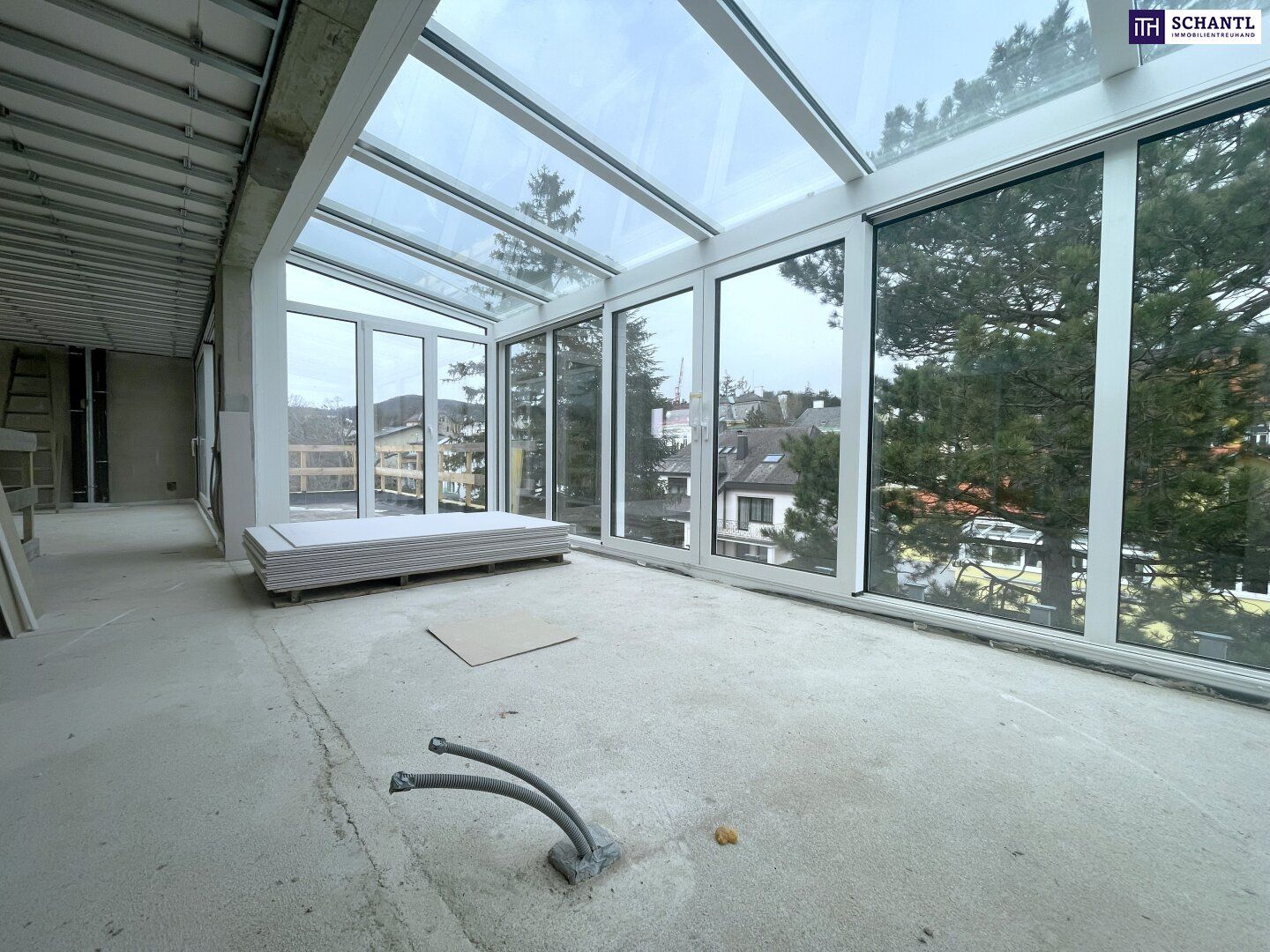 Skyview I Weite I Luxus: Traumhafte Dachgeschosswohnung mit verglaster Wohnküche in grüner Ruhelage!