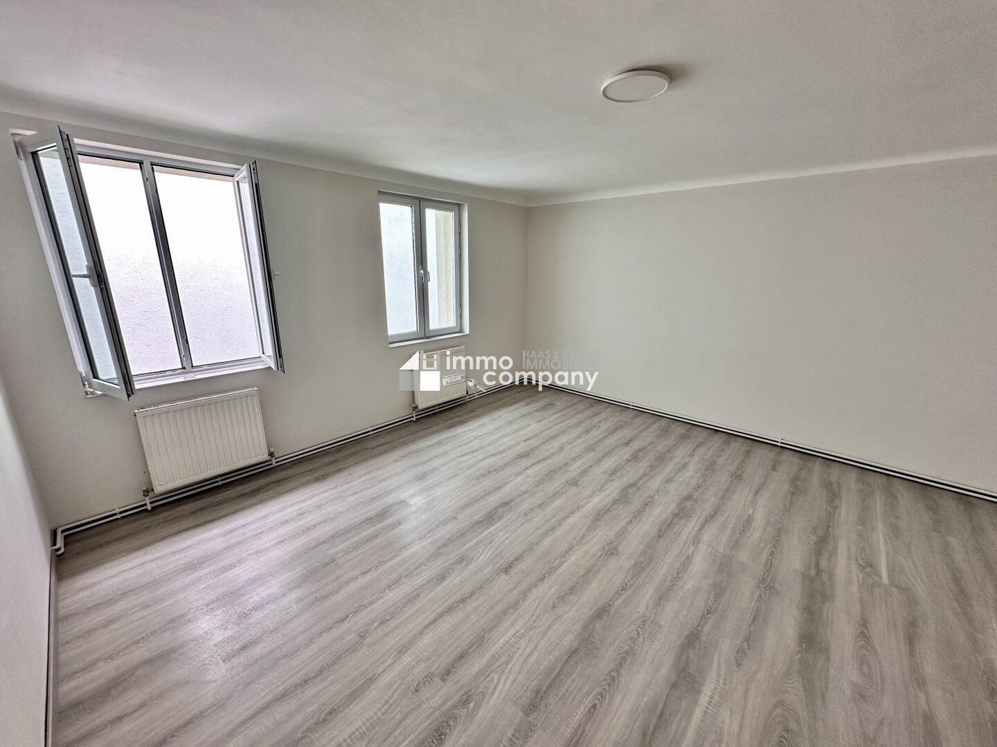 Moderne 2-Zimmer-Wohnung in Lassee - Stadtblick und Komfort für nur 600 € Kalt !
