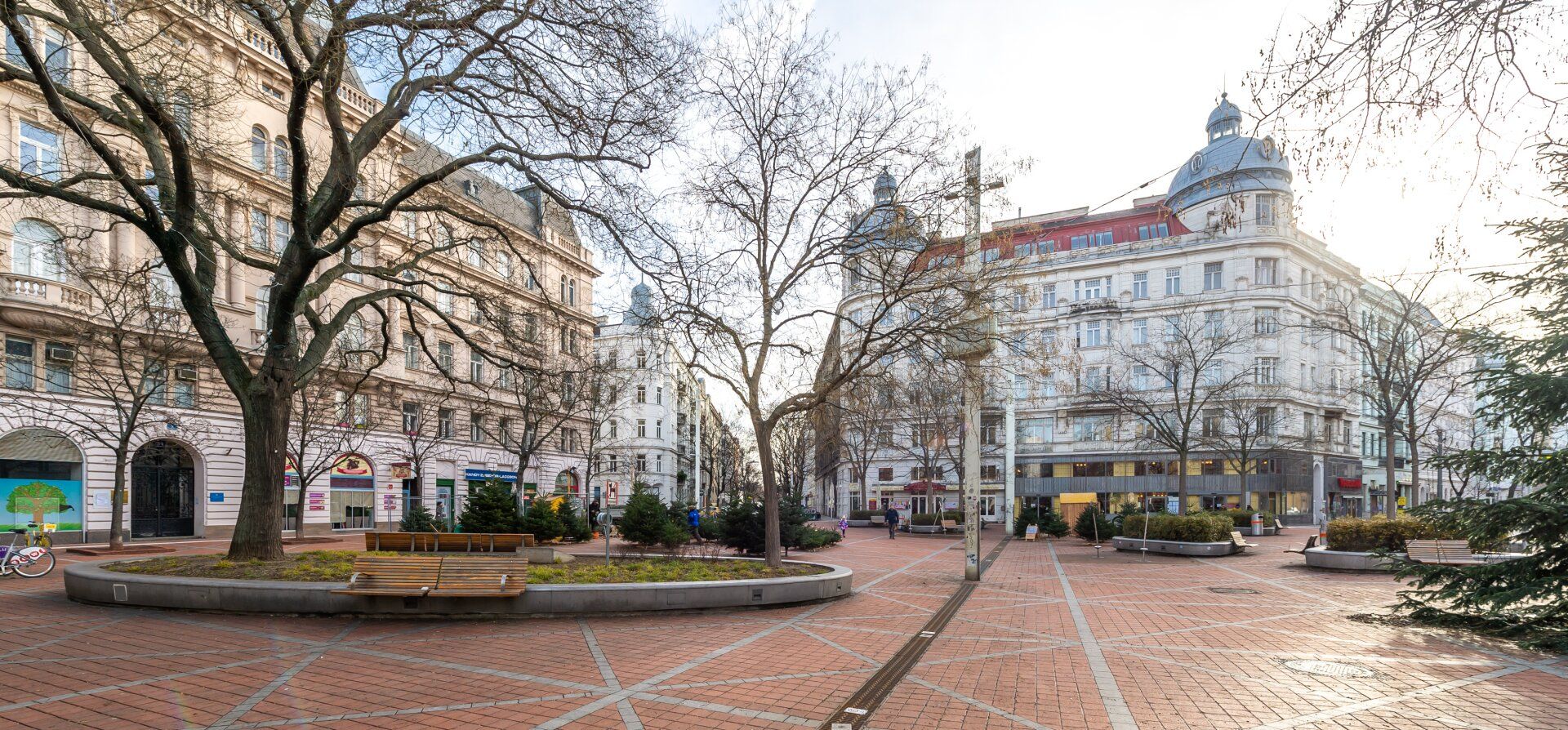 Perfekt geschnittene 2 Zimmer Altbauwohnung, direkt am Wallensteinplatz
