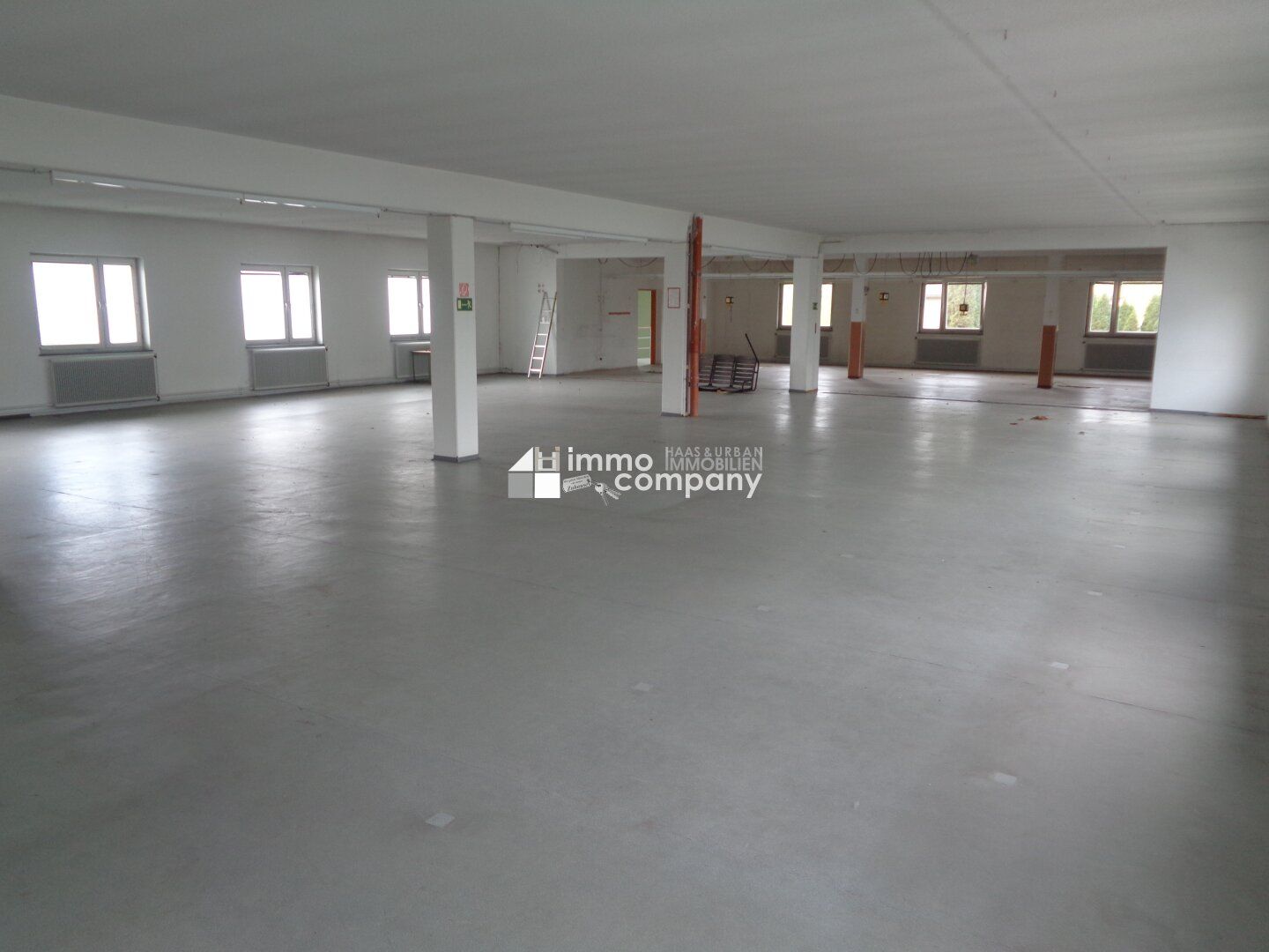 Neuer Preis!!! Interessantes Anlageobjekt für Firmensitz oder ca. 18 Wohneinheiten! ...und weitere 1312m² Freifläche/ Baugrund für zB. Reihenhäuser um Euro 158.000!!!