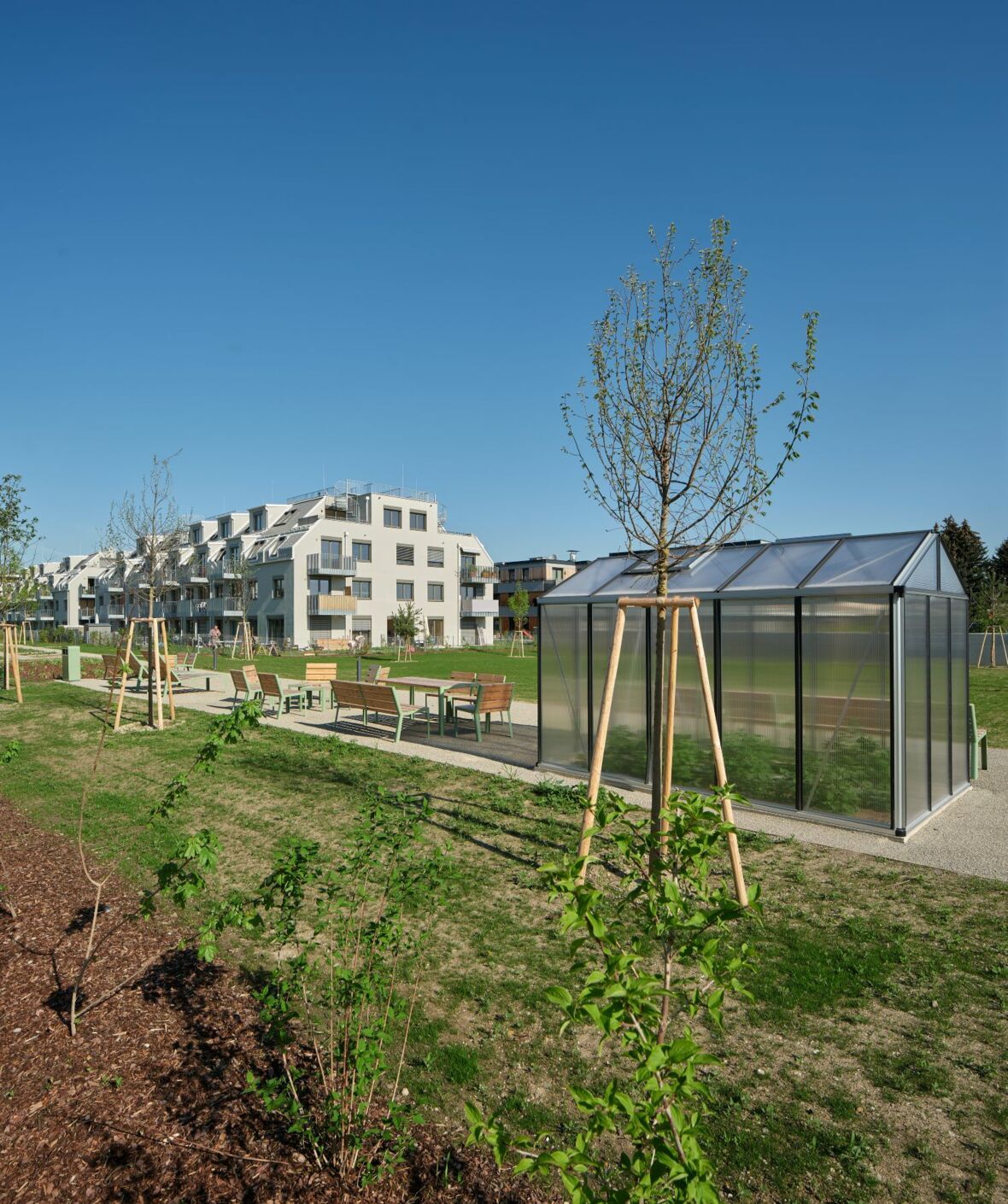 gut geschnittene 2 Zimmer Wohnung mit Balkon und KÜCHE im Gartenhaus 22__T11_PROVISIONSFREI!