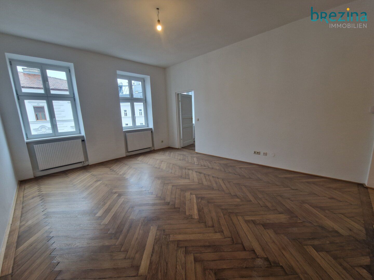NÄHE U4 FRIEDENSBRÜCK - ERSTBEZUG - 2 ZIMMER ALTBAU WOHNUNG