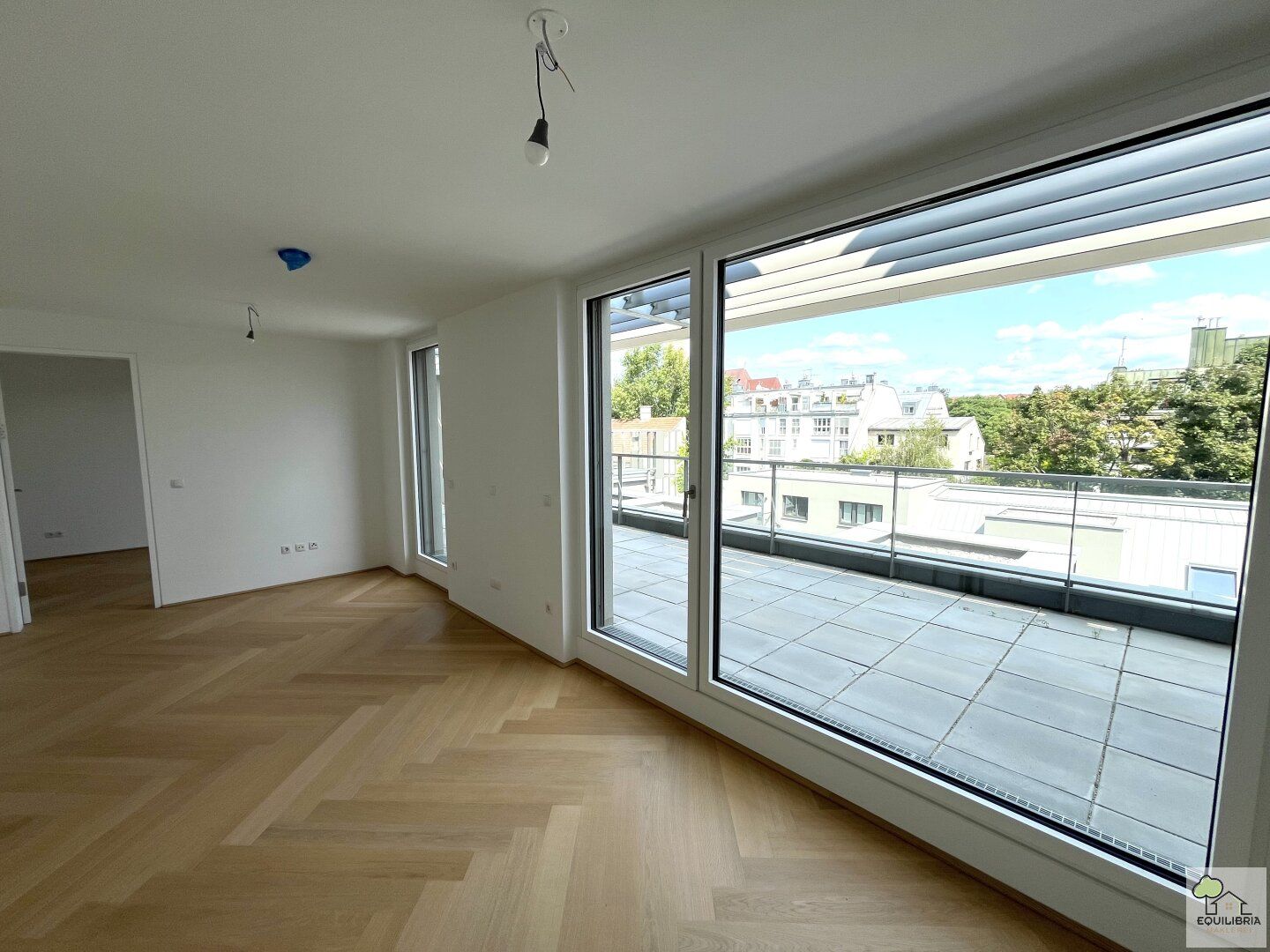 SINGELHIT AN DER ALTEN DONAU! GEKÜHLT ! NEUBAU ! Erstbezug mit einer 28 m2 großen und ruhigen Terrasse - Entdecke dein neues Zuhause