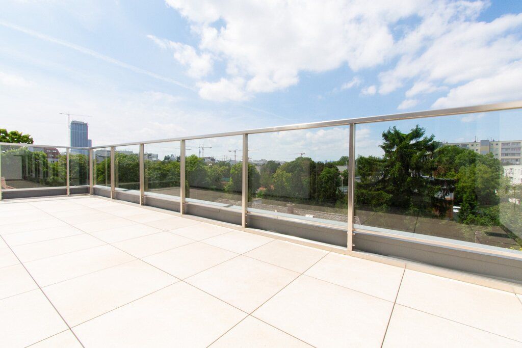 Exklusive Penthouse Wohnung mit 174 m² im 22. Bezirk - 4 Zimmer, 3 Terrassen und Aufzug direkt in die Wohnung