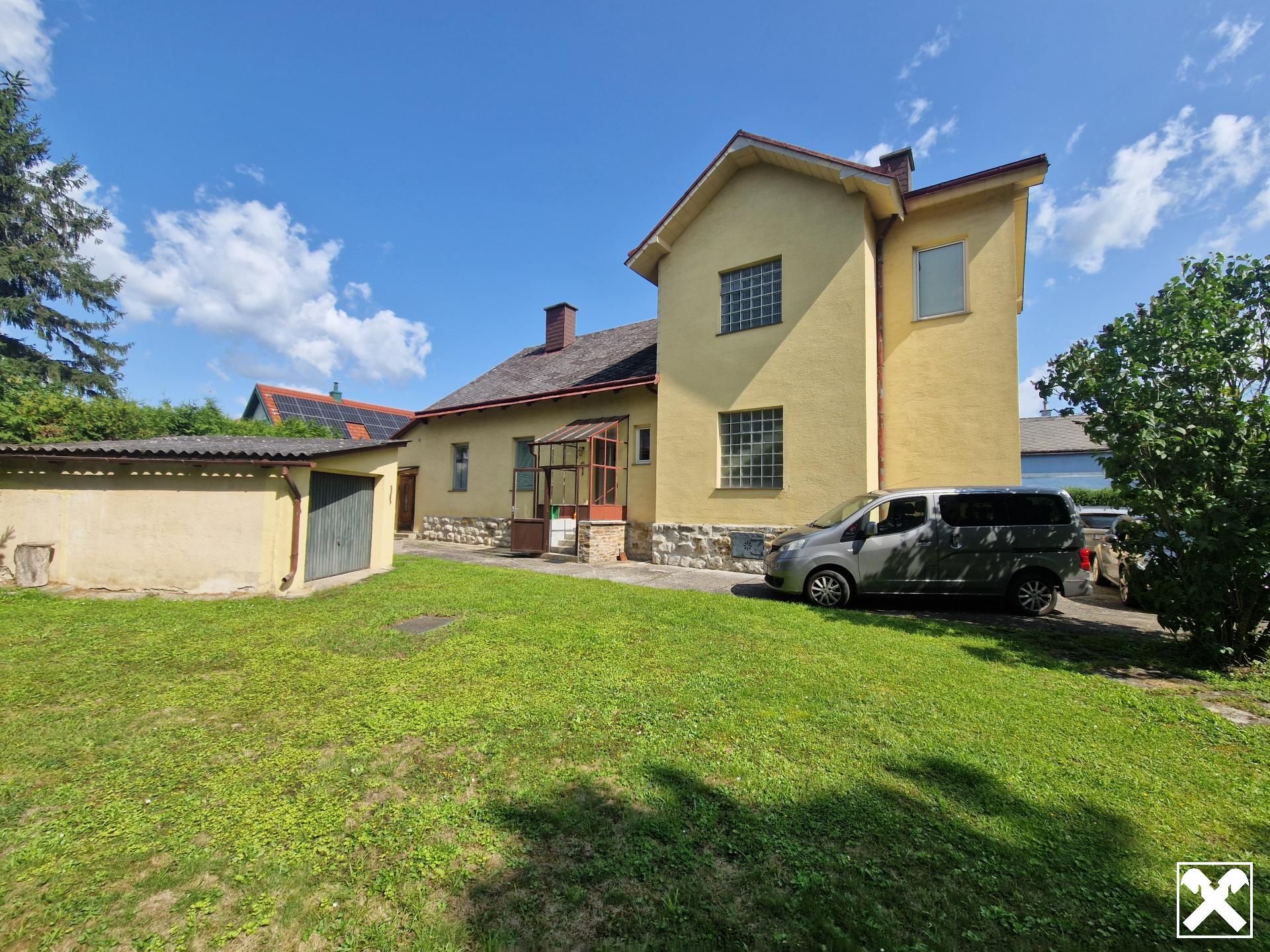 SANIERUNGSBEDÜRFTIGE JAHRHUNDERTWENDEVILLA ALS FAMILIENWOHNTRAUM IN BESTLAGE - View 5