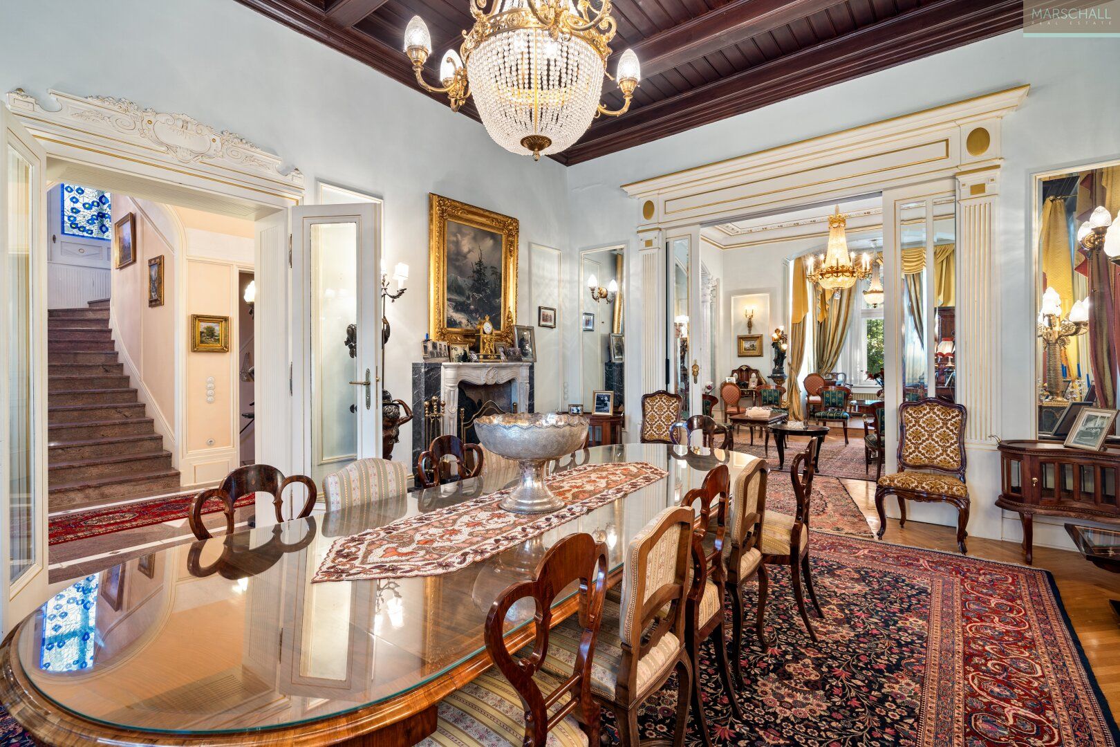 Herrschaftliche Villa mit Indoorpool und Lift in Toplage - Ansicht 3
