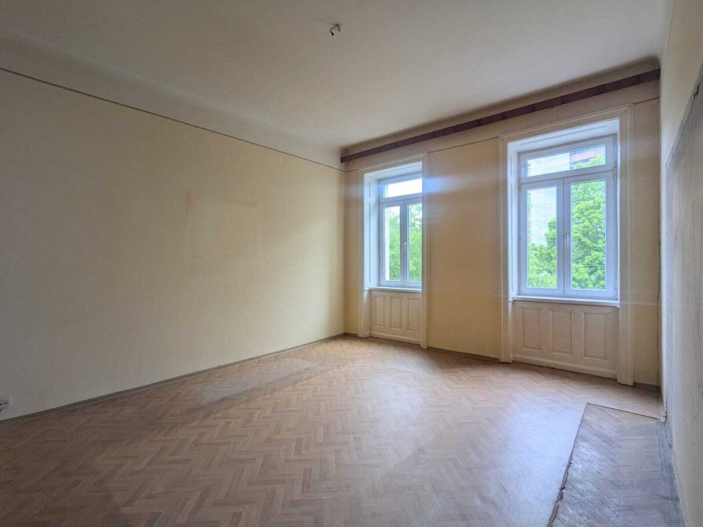 ++NEU++ Sanierungsbedürftige 2-Zimmer Altbauwohnung - viel Potenzial!