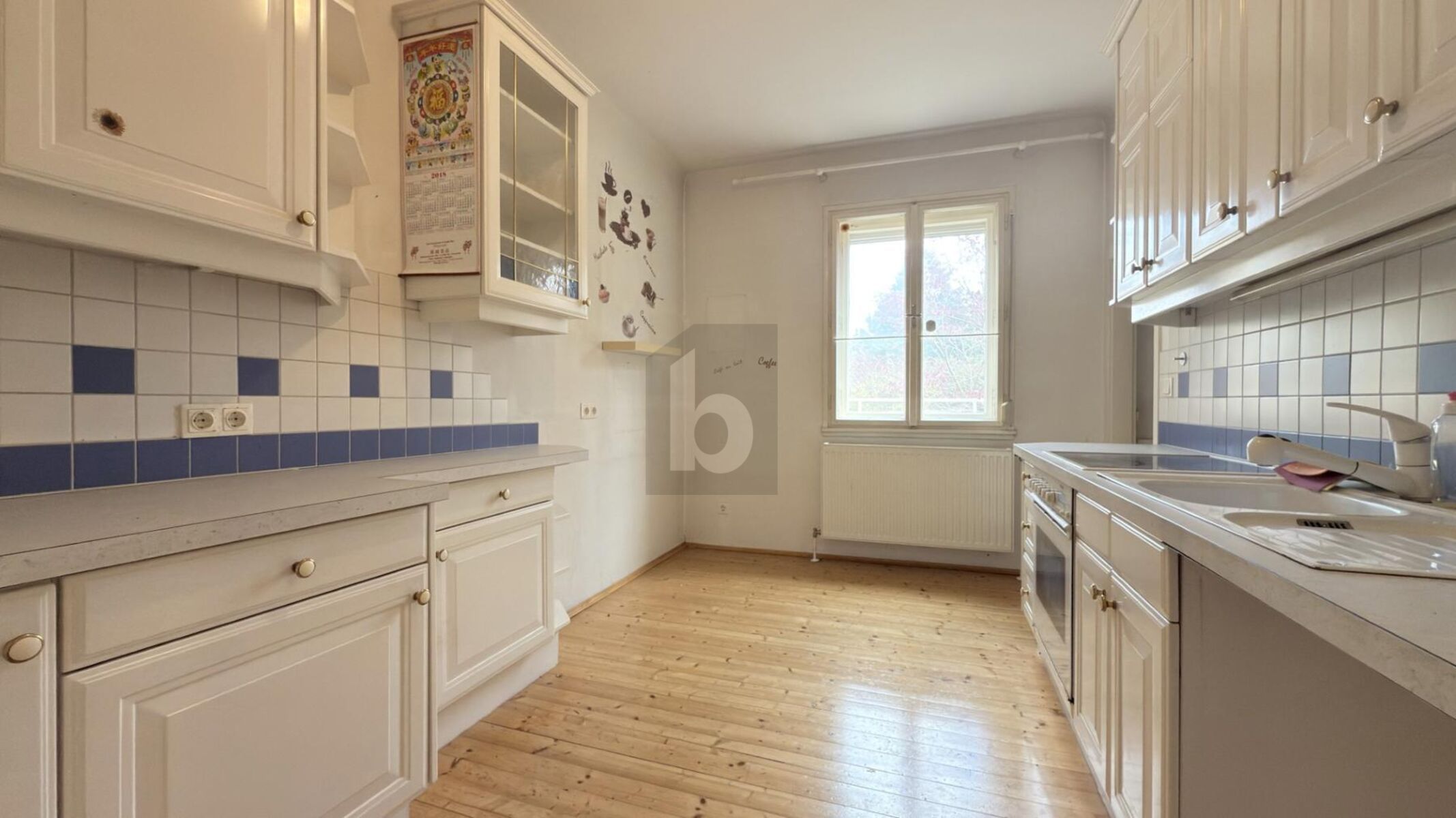 IM ZEHNERVIERTEL MIT VOLLKELLER, GARAGE UND LOFT-DACHGESCHOSS - 2 WOHNEIHEITEN MÖGLICH – pohled 3
