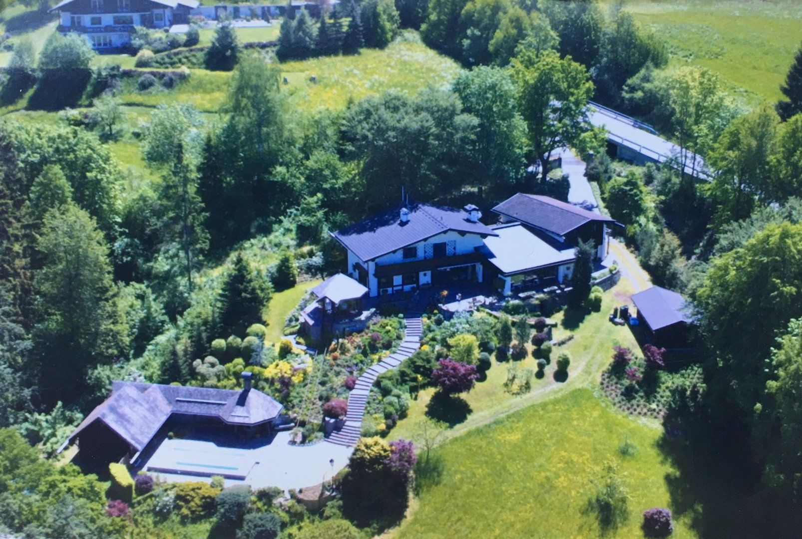 Exklusive Liegenschaft am Millstätter See! Villa im Alpenstil. - More