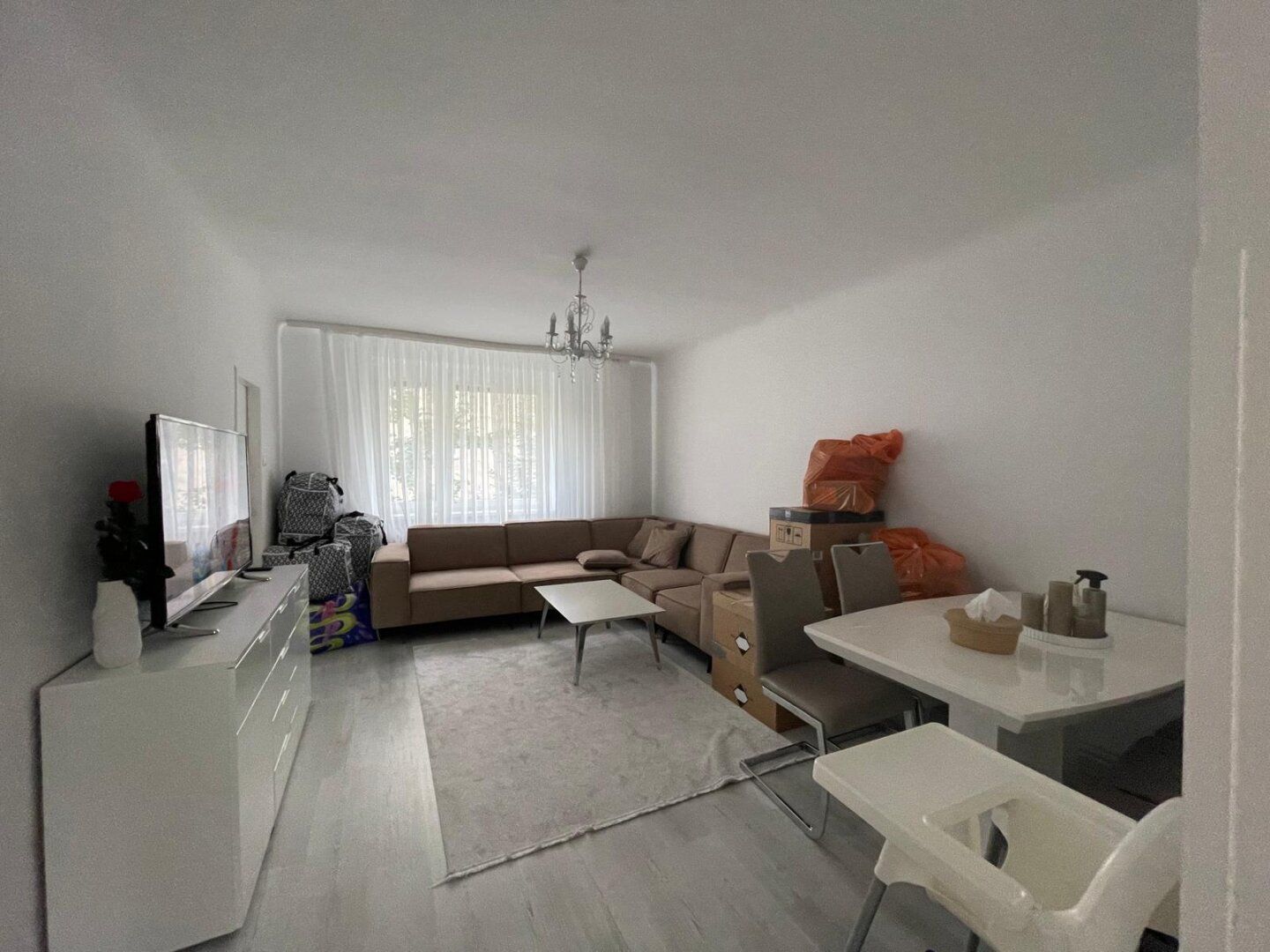 Super Neubauwohnung ( 2 Zimmer ) - direkt bei der U1 Altes Landgut! !