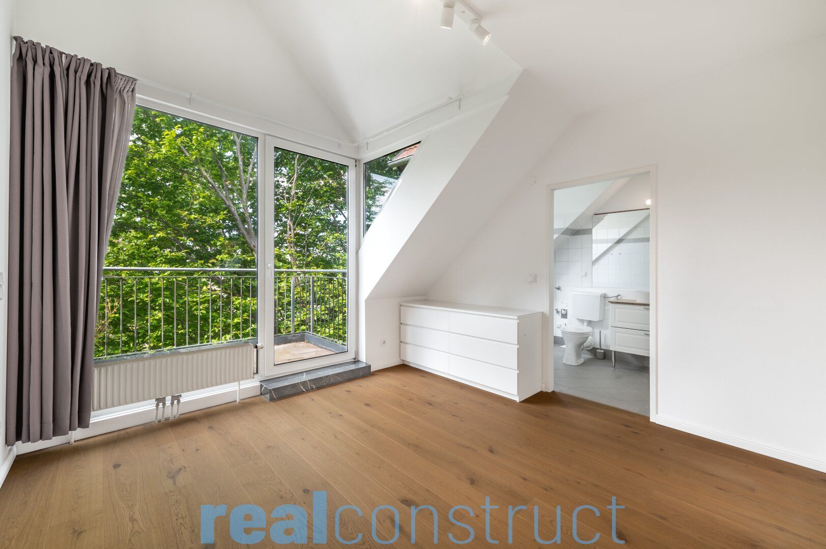 Großzügige Maisonette-Wohnung mit 2 Terrassen in ruhiger Lage von Maria Enzersdorf