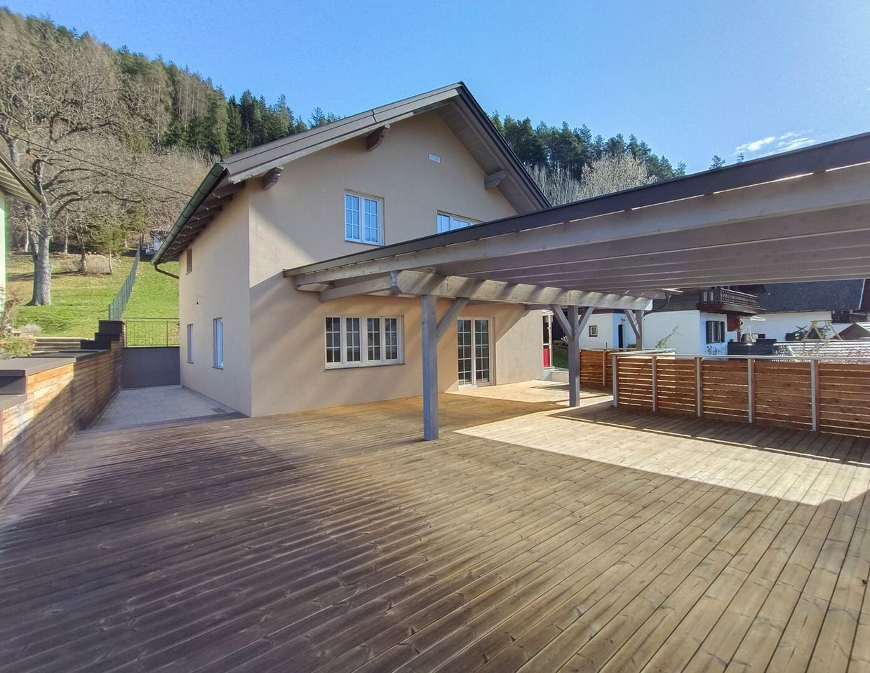 Schlüsselfertig - Hochwertiges Haus in einer Top Qualität - 5 Zimmer, 3 Bäder, 100 m² Terrasse, Garage beheizt, Carport, Poolhaus, Pool, uvm..