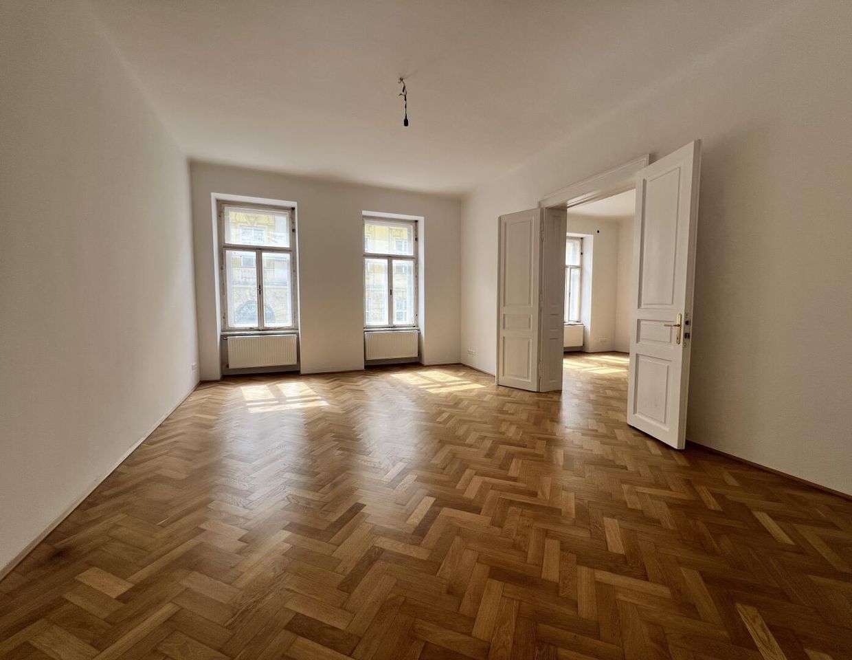 Altbaucharme, hochwertig neu saniert nahe dem Lendplatz, Balkon, Top 3