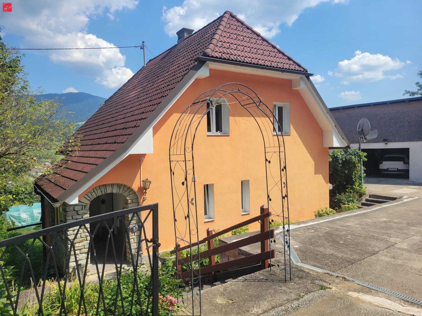 Geräumiges Wohnerlebnis mit herrlichem Ausblick