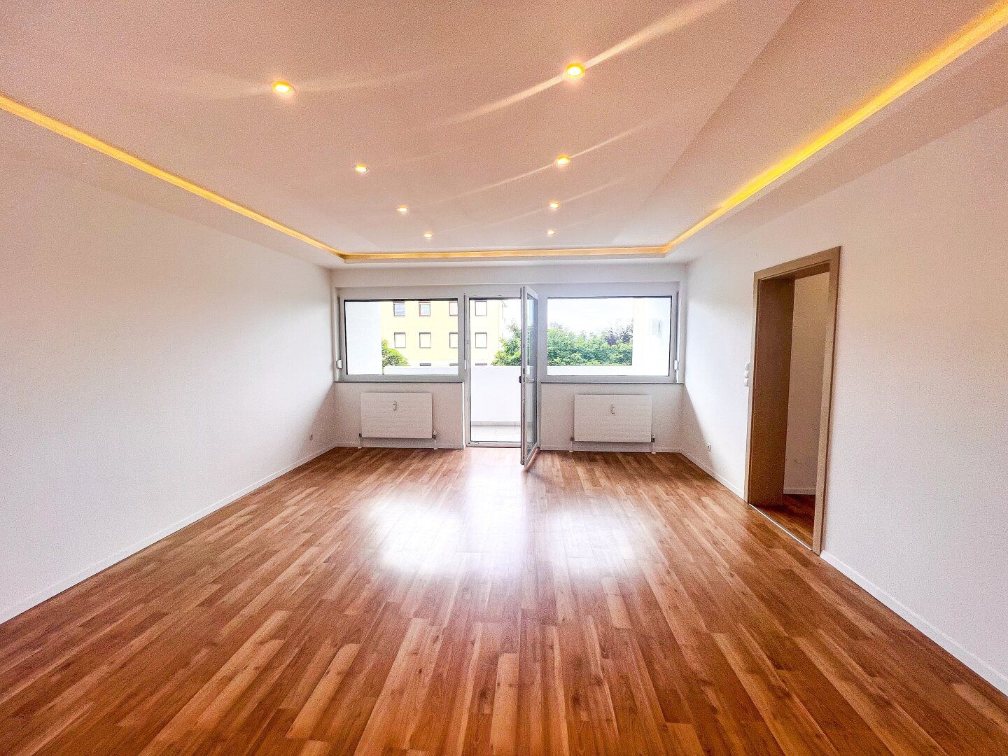Charmante und renovierte 3-Zimmer-Wohnung mit Loggia und Autoabstellplatz / Kalsdorf bei Graz