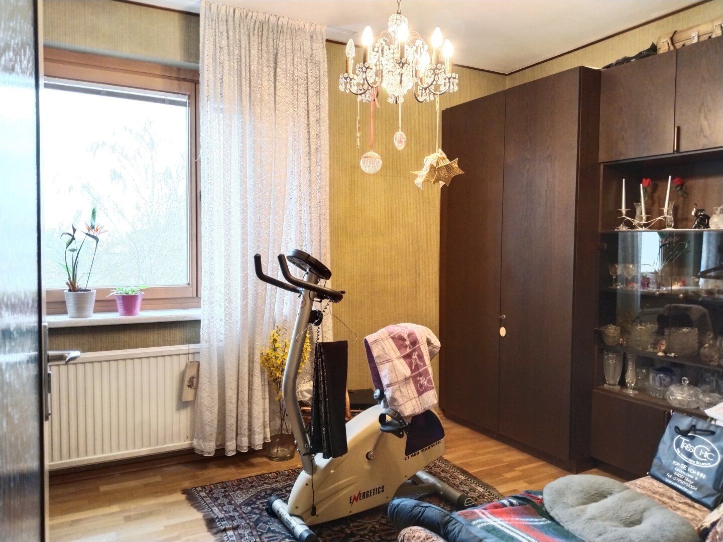 R E S E R V I E R T! Großzügige 4,5-Zimmer-Wohnung mit Loggia in zentraler Ruhelage! - Flere