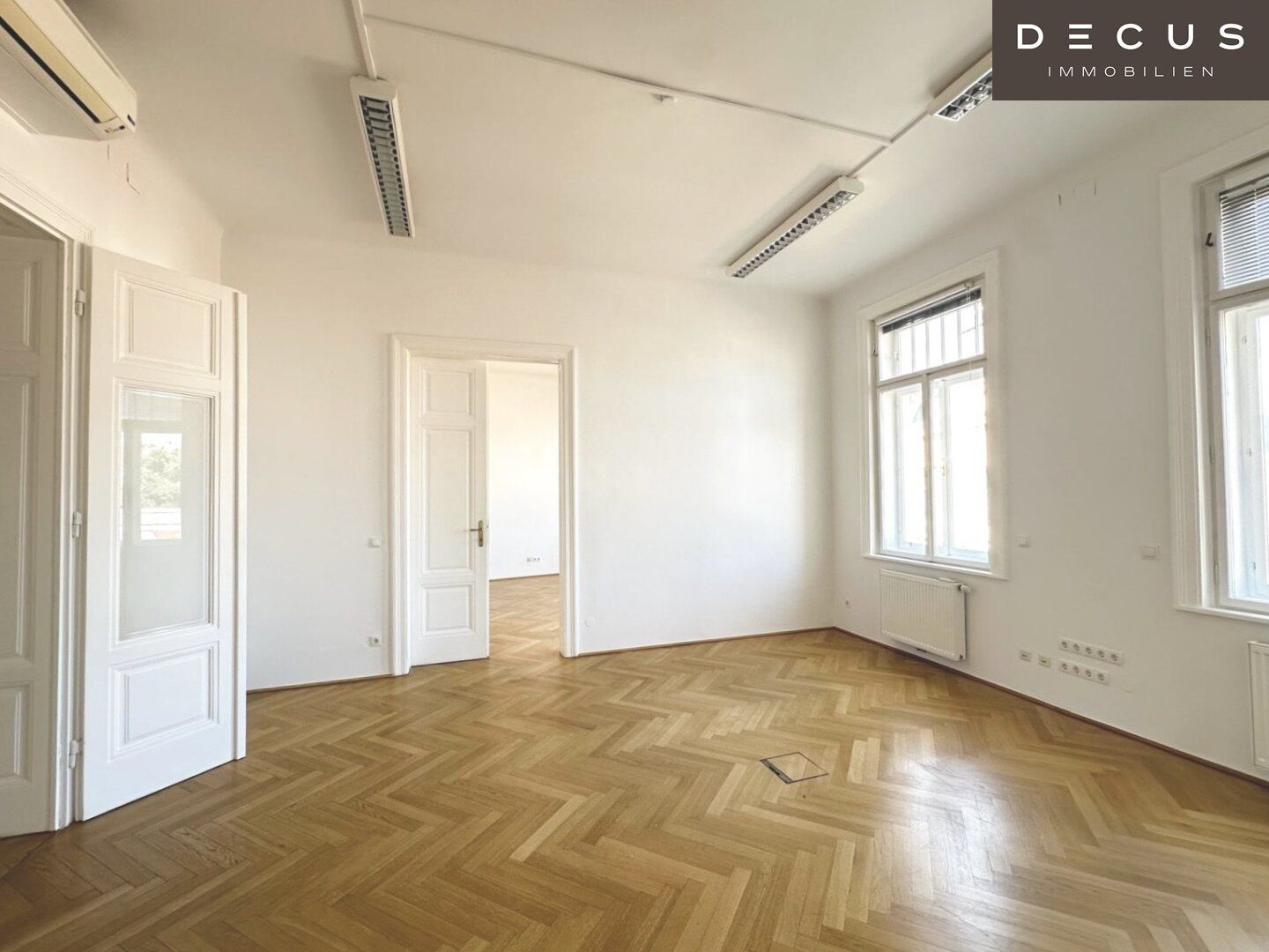 | 4 ZIMMER | SIEBENSTERNGASSE | AB SOFORT VERFÜGBAR | ALTBAU | BESICHTIGUNGEN MÖGLICH